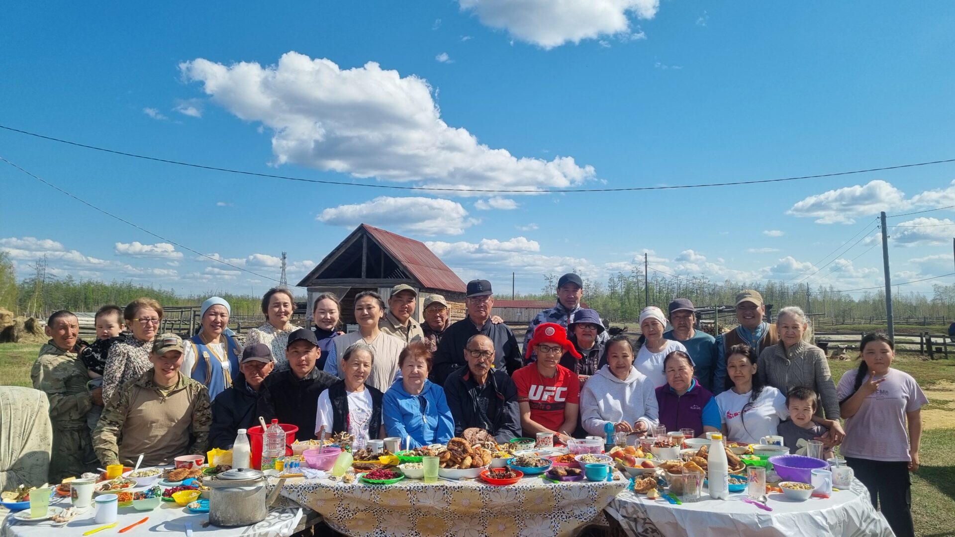«Сайылык күнэ — күөххэ үктэнии» — Күн уота чаҕылыччы көрөн, сир-дойду биллэ көҕөрдө, мутукчабыт тылынна, дыргыл сыта сүрэҕи-быары ортотунан киирэр. Бүгүн Ыам ыйын 22 күнүгэр Ньукуолун уонна сайылык күнүгэр Сиэр-Биэ, Арыылаах, Мохсоҕоллоох уонна Тоҥ-Бас сайылыктарынан эҕэрдэлээн кэллибит. Бу бырааһынньык биһиги норуоппут үйэлэри уҥуордаан илдьэ кэлбит үгэстэрэ. Саха дьонугар-сэргэтигэр сайылыкка көһүү самаан сайын кэлиитин, күөх от дыргыл сытын, түптэ унаар буруотун, бастакы […]